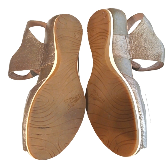 DANSKO Vera Gold Metallic Leather Low Wedge Comfort Sandals size 6.5-7 - Picture 8 of 11